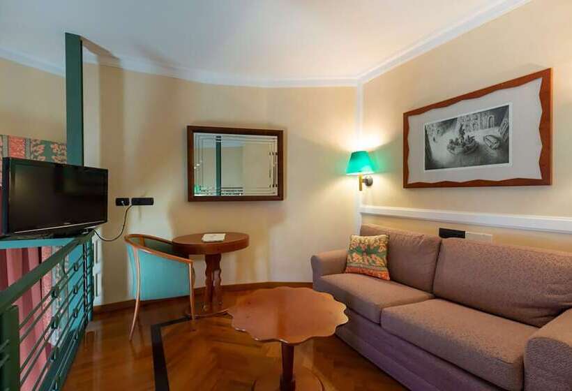 سوییت جونیور با چشم‌انداز دریا, Grand Hotel Ortigia