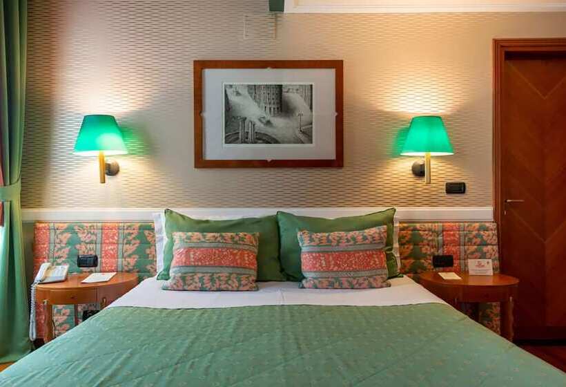 سوییت جونیور با چشم‌انداز دریا, Grand Hotel Ortigia