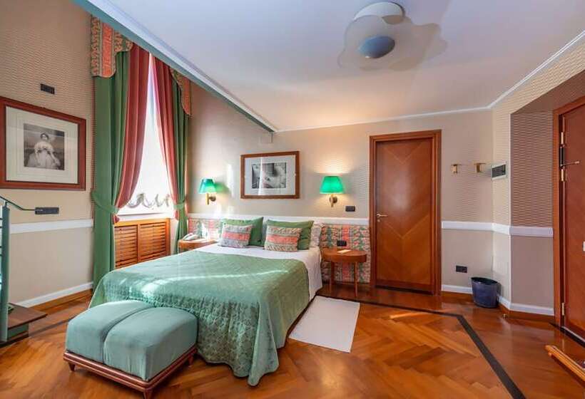 سوییت جونیور با چشم‌انداز دریا, Grand Hotel Ortigia