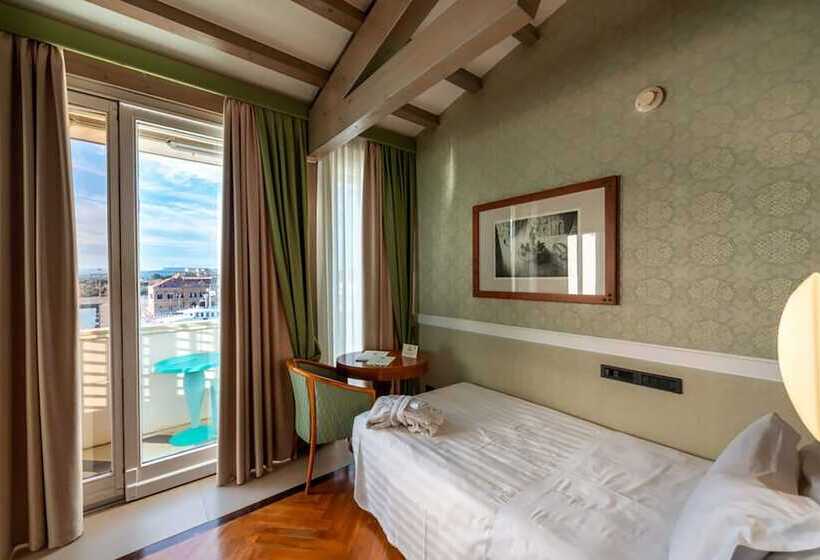 اتاق استاندارد یک نفره, Grand Hotel Ortigia