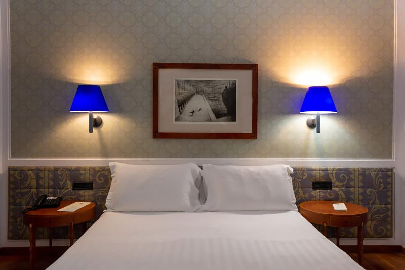 اتاق لوکس سه تخته, Grand Hotel Ortigia