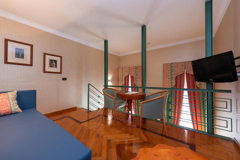 سوییت جونیور با چشم‌انداز دریا, Grand Hotel Ortigia
