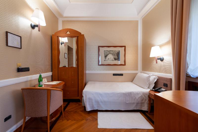 اتاق استاندارد یک نفره, Grand Hotel Ortigia
