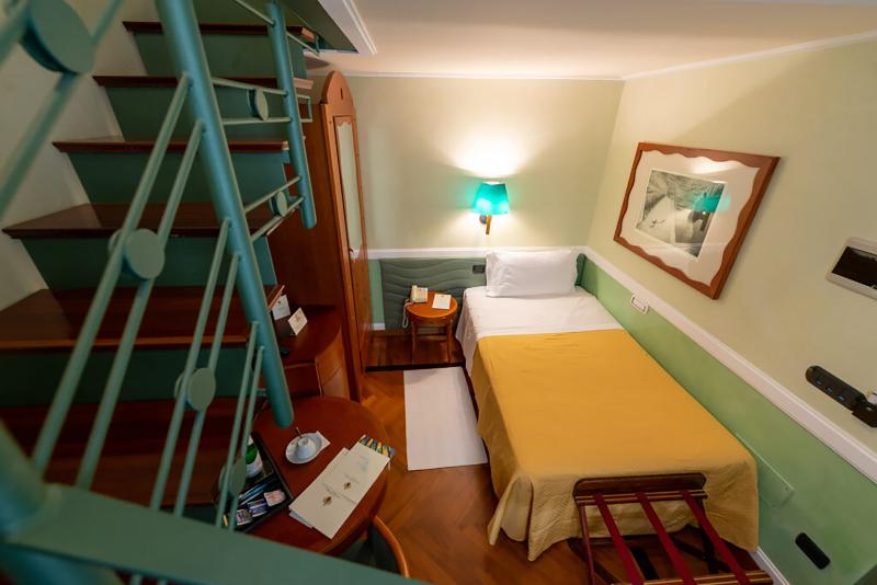 اتاق استاندارد یک نفره, Grand Hotel Ortigia