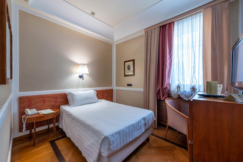 اتاق استاندارد یک نفره, Grand Hotel Ortigia