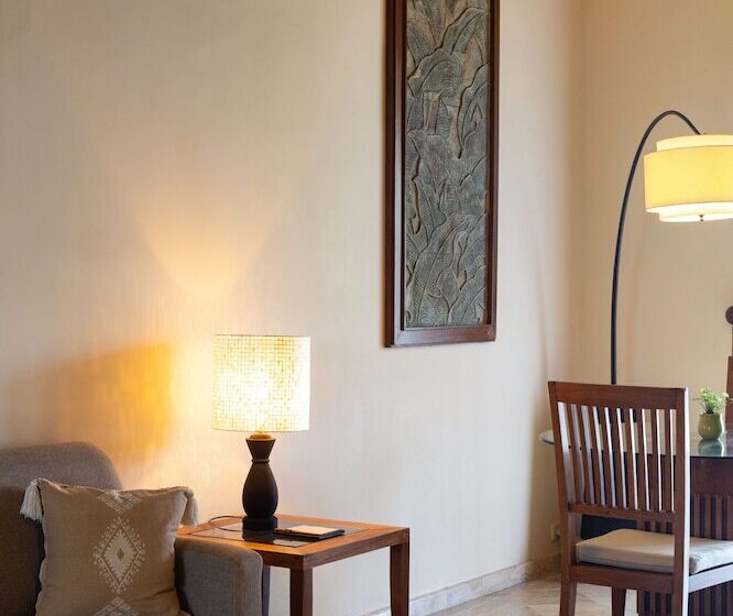 سوییت جونیور, Melia Bali