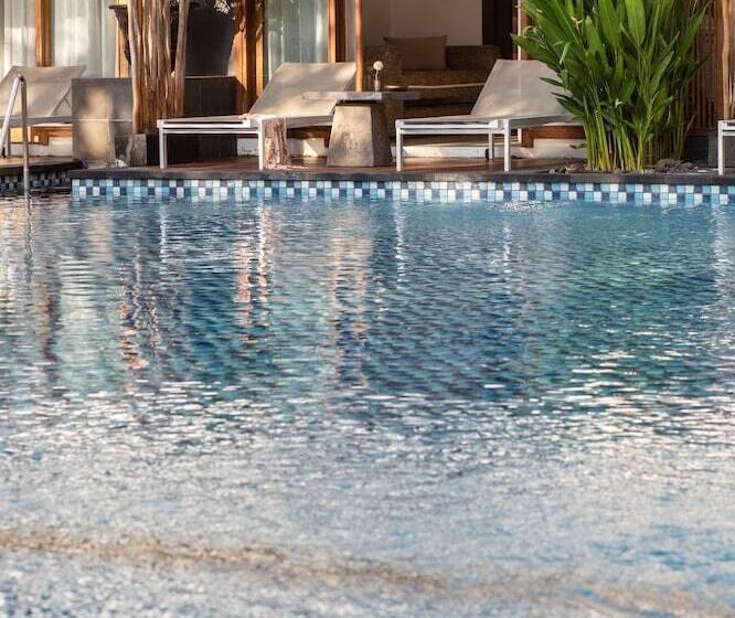 سوییت جونیور, Melia Bali