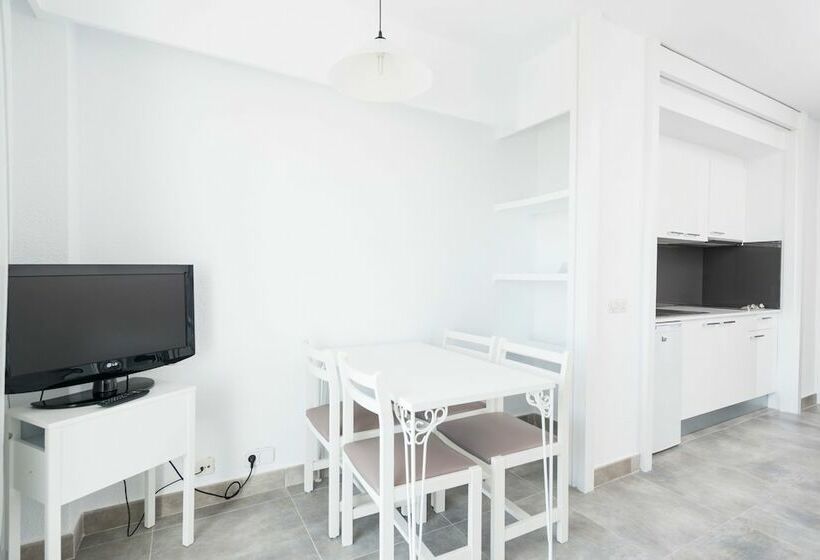 استودیوی استاندارد, Apartamentos Siesta I