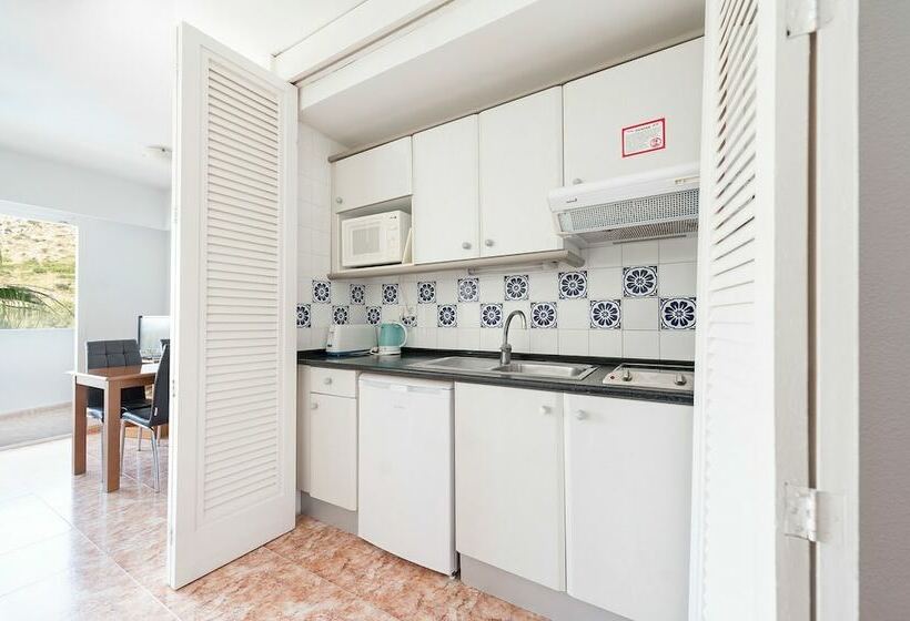 استودیو استاندارد با چشم‌انداز استخر, Apartamentos Siesta I