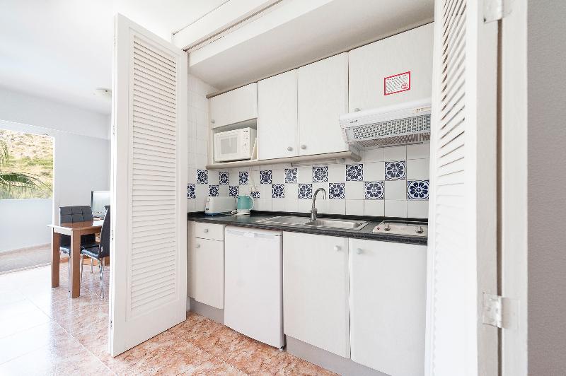 استودیوی استاندارد, Apartamentos Siesta I