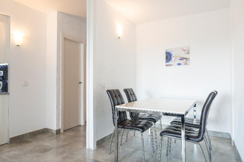 آپارتمان 1 خوابه با چشم‌انداز استخر, Apartamentos Siesta I