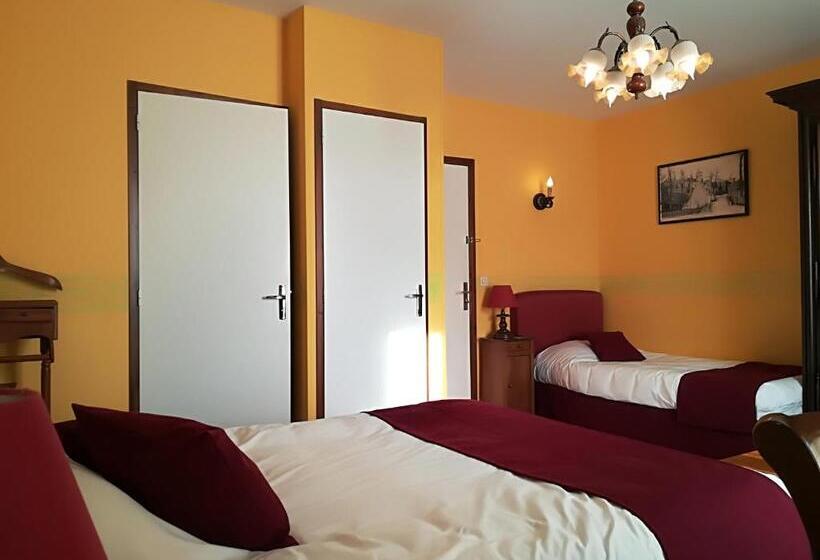 Семейный Номер, Hostellerie Saint Martin  Logis Hôtel Et Restaurant