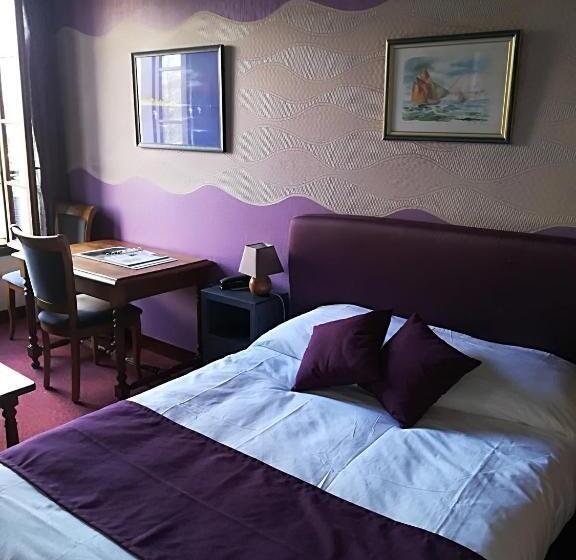 Номер Стандарт Трехместный, Hostellerie Saint Martin  Logis Hôtel Et Restaurant