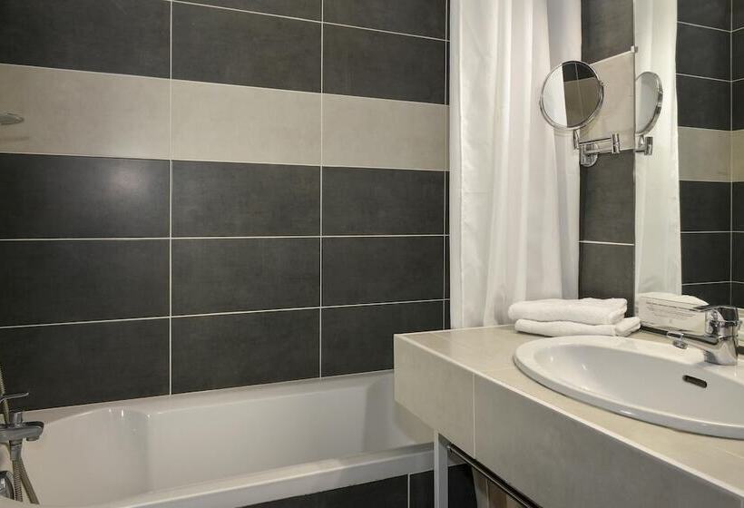 اتاق استاندارد سه نفره, Logis Hôtel Ariane