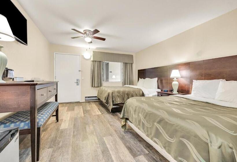 Семейный Номер Deluxe, Scottish Fairway Inn