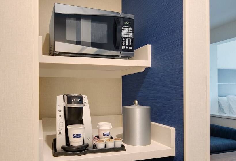 스탠다드 룸, Holiday Inn Express & Suites Bradley Airport, An Ihg