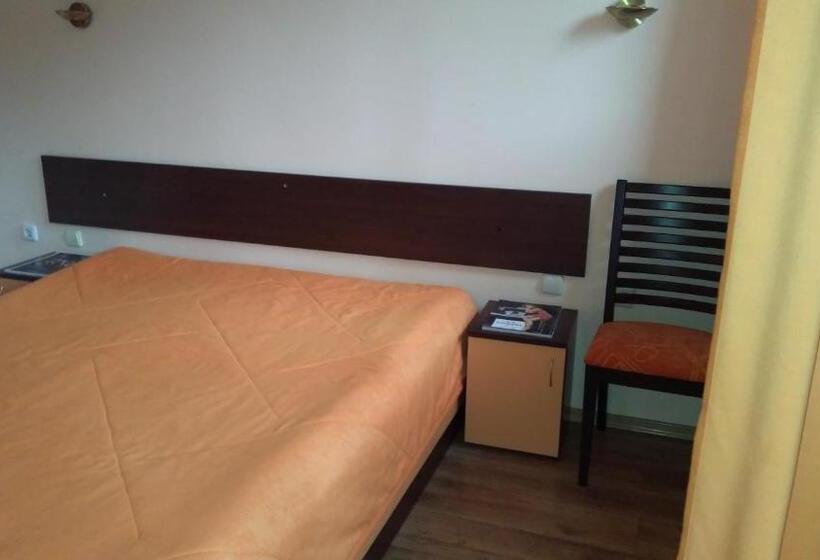 Номер Стандарт с Балконом, Guest House Alfa Daniel