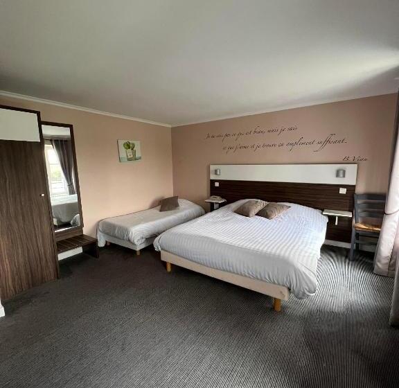 Quarto Triplo Estandar, Logis Hôtel & Restaurant   Les Bords De Seine