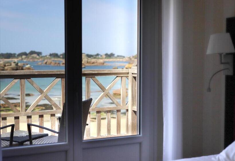 Номер Стандарт Вид на Море с Балконом, Logis Hôtel Saint Guirec Et De La Plage