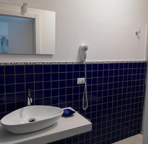 اتاق لوکس سه تخته, Coast To Coast Salento Sea Rooms