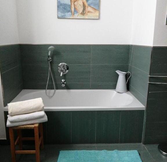 Трехместный Номер Стандарт Совместная Ванная, B&b Carunei