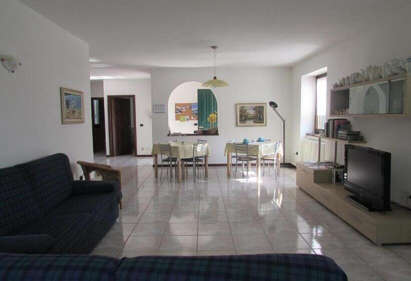 Семейный Номер Совместный Санузел, B&b Carunei