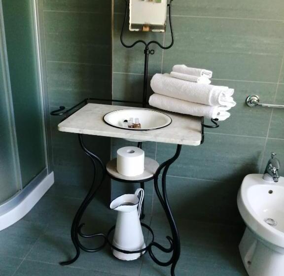 Семейный Номер Совместный Санузел, B&b Carunei