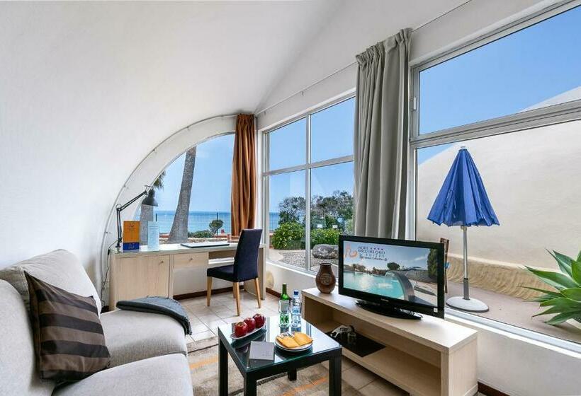 小型豪华套房, Livvo Risco Del Gato Suites