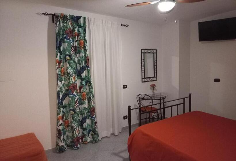 标准间, Sunrise B&b