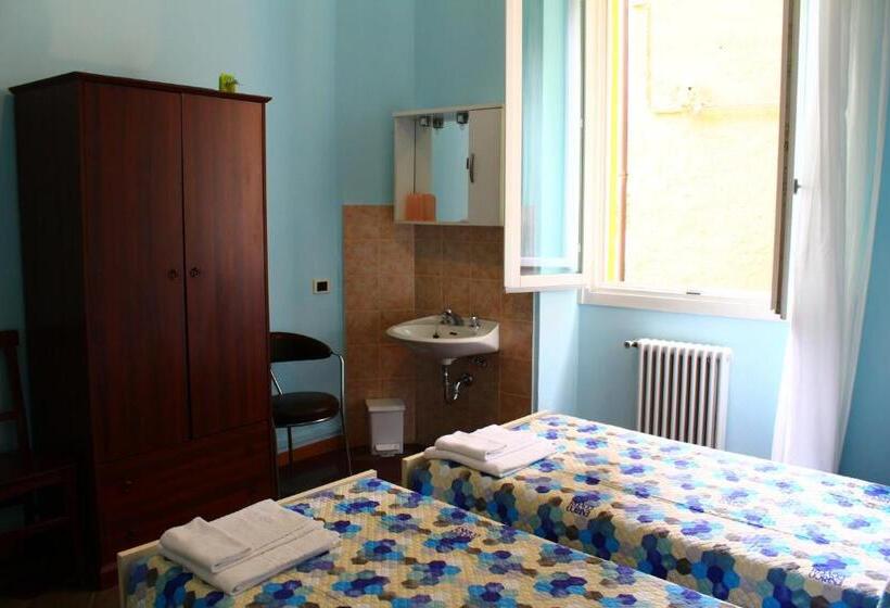 Номер Стандарт Совместная Ванная, Albergo Del Lago
