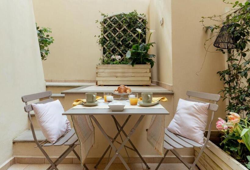 استودیوی لوکس, Il Cortile Di Elisa & Our Flats