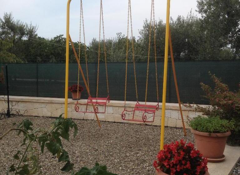 חדר משפחתי, Casa Delle Rondini