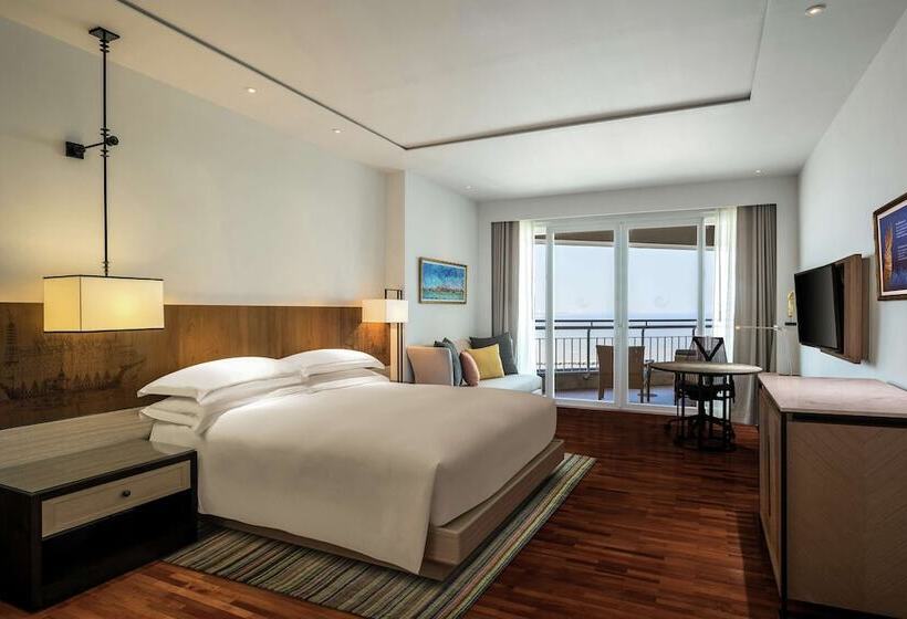 바다전망 이그제큐티브 룸, Hilton Hua Hin Resort & Spa