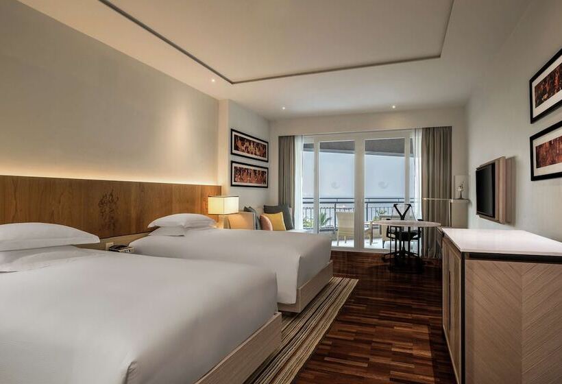 바다전망 이그제큐티브 룸, Hilton Hua Hin Resort & Spa