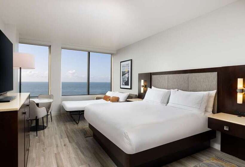 이그제큐티브 주니어 스위트, Hilton Hua Hin Resort & Spa