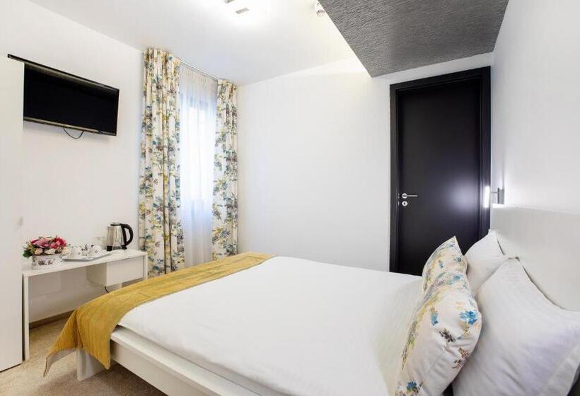 آپارتمان 2 خوابه, Duke Romana City Center