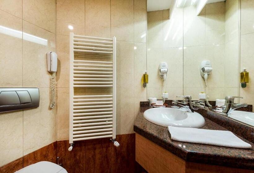 سوییت جونیور, Duke Romana City Center