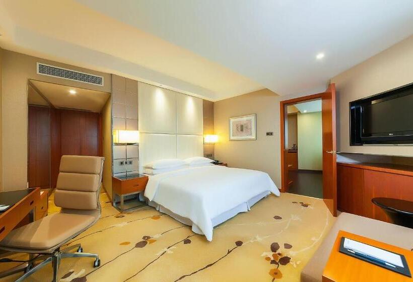 Люкс Superior, Sheraton Chengdu Lido