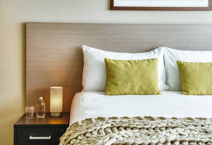 Номер Deluxe, The Point Brisbane