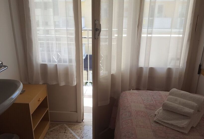 اتاق عادی یک تخته, Albergo Sabrina
