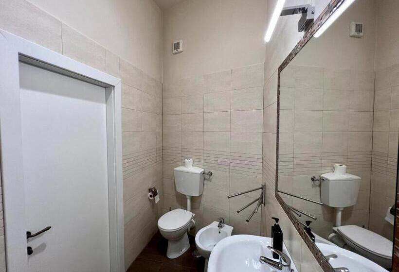 سوییت جونیور با چشم‌انداز دریا, Be Your Home   Guest House Fuori Dal Porto