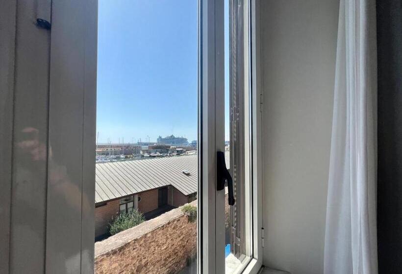 سوییت جونیور با چشم‌انداز دریا, Be Your Home   Guest House Fuori Dal Porto