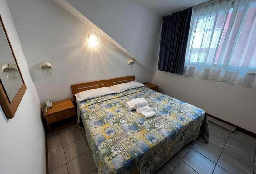اتاق اکونومی, Brienz