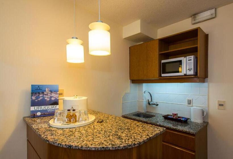 수피리어 스위트, Armon Suites
