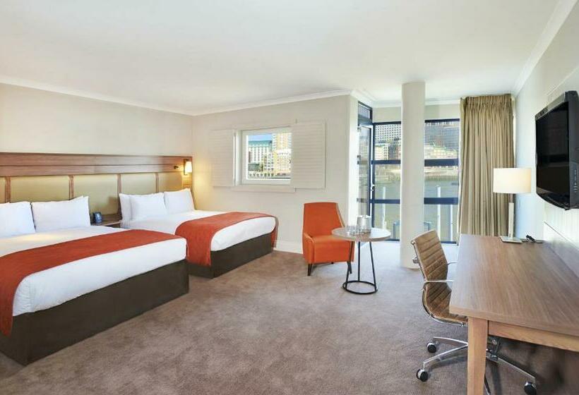 Номер Deluxe, Doubletree By Hilton  London  Docklands Riverside