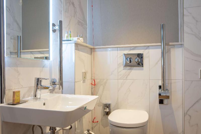 Номер Стандарт Адаптированный для Инвалидов, Doubletree By Hilton Stoke On Trent