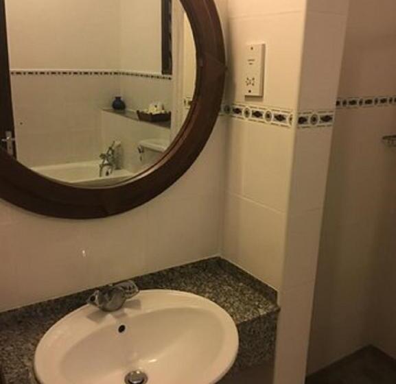 اتاق خانوادگی با چشم‌انداز باغ, Voyager Beach Resort