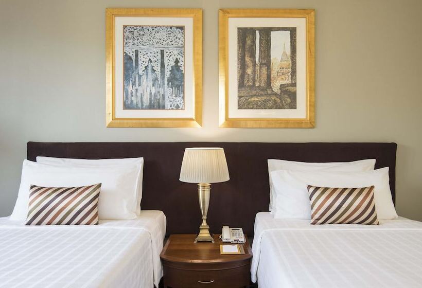 Deluxe Room Garden View, Chatrium Royal Lake Yangon