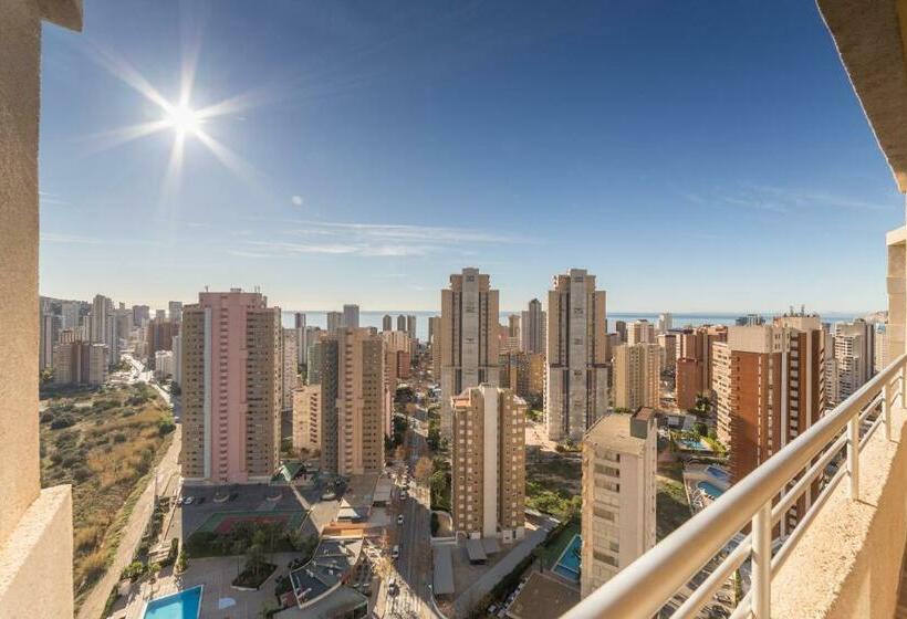 سوییت با چشم‌انداز استخر, Sandos Benidorm Suites