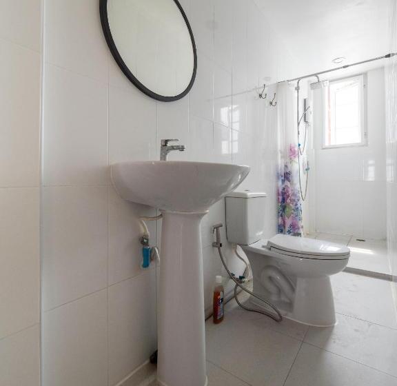 اتاق استاندارد با سرویس بهداشتی مشترک, Bossa House Hostel & Cafe